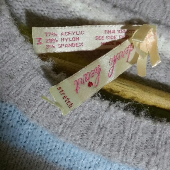 derek heart rainbow / grey striped soft fluffy stretch crewneck sweater - Picture 3 of 4